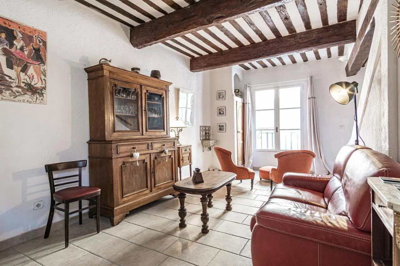 Maison de village au coeur de LʼIsle-sur-la-Sorgue