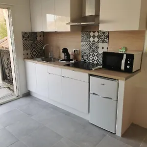 Appartement Studio L'islois, LʼIsle-sur-la-Sorgue