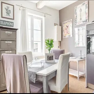 Appartement Douceur Sur La Sorgue, LʼIsle-sur-la-Sorgue